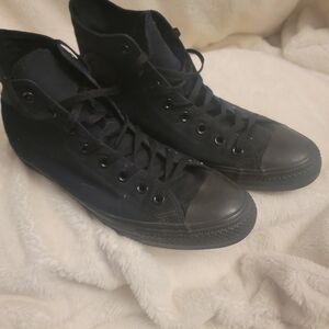 Black/Black Converse